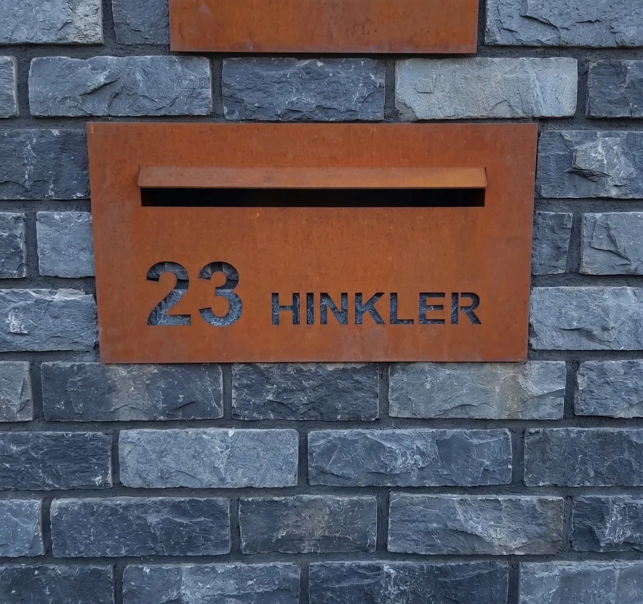 23h