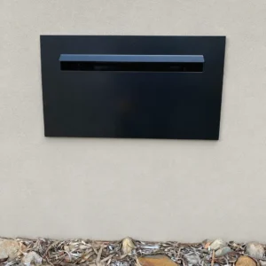 BLACK Tasman 01