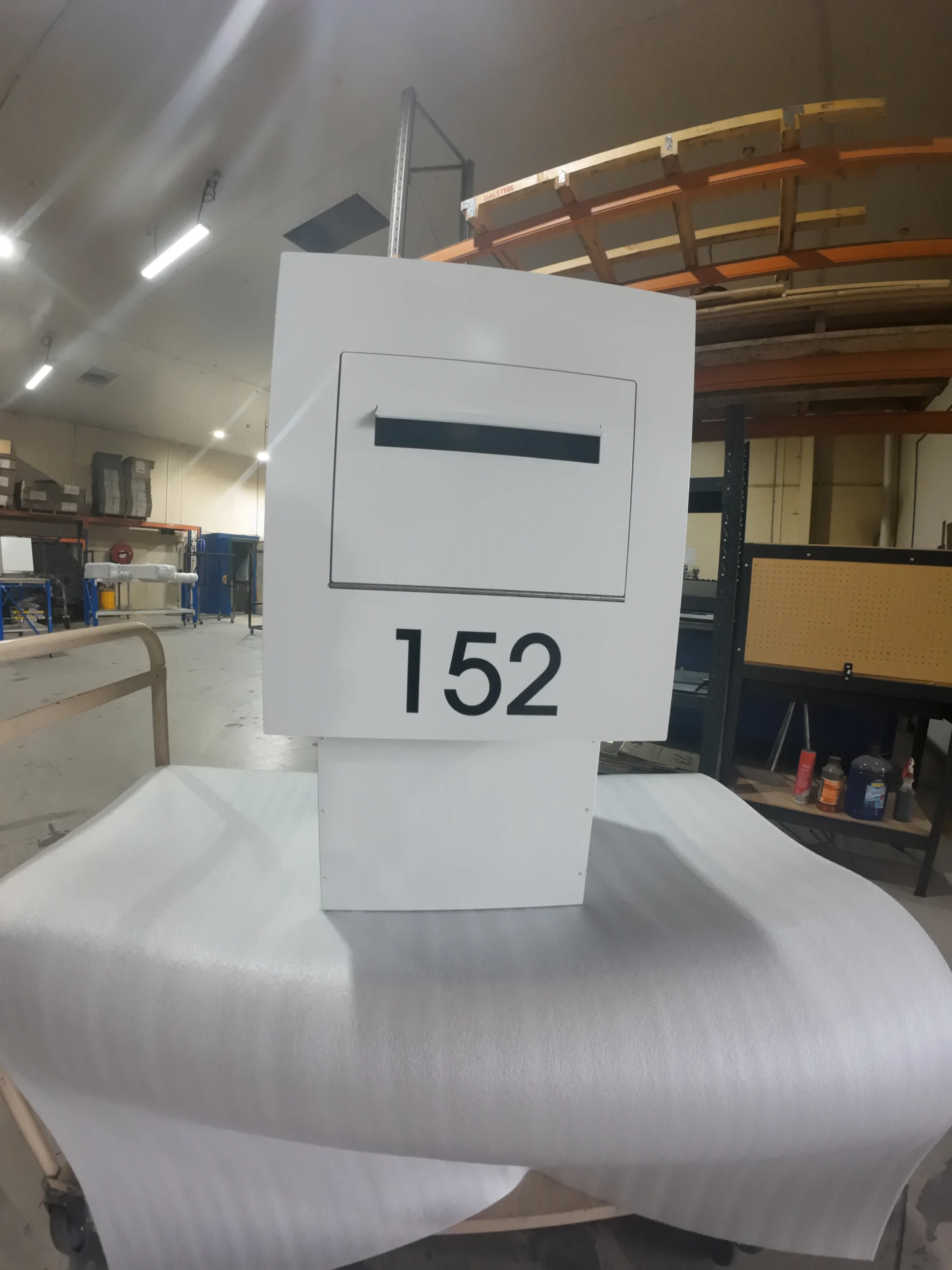 White-parcel-box4